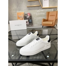 Givenchy Sneakers